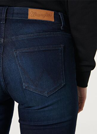 Wrangler W28KSZ21H Yüksek Bel Dar Paça Skinny Fit Düz Koyu Mavi Kadın Denim Pantolon