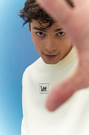 Lee Düz Yaka Regular Fit Düz Koyu Beyaz Erkek Şardonlu Sweatshirt L212299102_L212299
