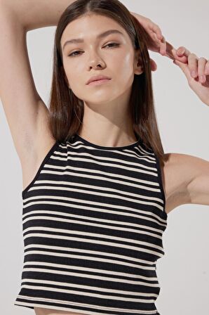 Slim Fit Dar Kesim Bisiklet Yaka Kolsuz Crop Siyah Çizgili Esnek Tişört