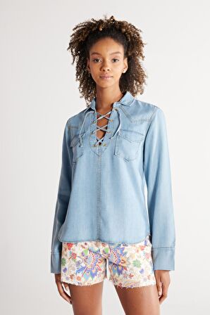 Regular Fit Normal Kesim Yakası Bağcıklı Açık Mavi Jean Kot Gömlek