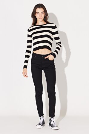 Slim Fit Dar Kesim Bisiklet Yaka Siyah Beyaz Çizgili Crop Triko Kazak