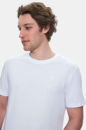 HARPER Beyaz Bisiklet Yaka Nakışlı Standard Fit Erkek Tshirt