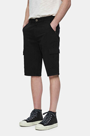 BLEWIN Siyah Kargo Cepli Gabardin Nakışlı Standard Fit Erkek Şort