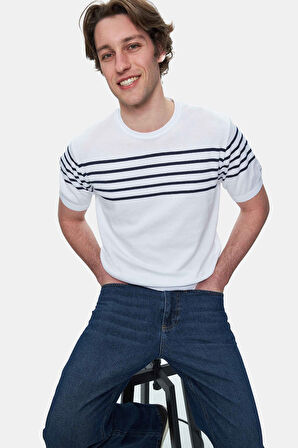 KENDRICK Beyaz Çizgili Bisiklet Yaka Triko Nakışlı Standard Fit Erkek Tshirt