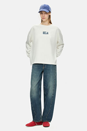 OLVERA Kemik Rengi Bisiklet Yaka Nakışlı Loose Fit Kadın Sweatshirt