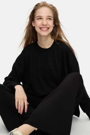 ELOWEN Siyah Bisiklet Yaka Gofre Baskılı Modal Kumaş Loose Fit Kadın Sweatshirt