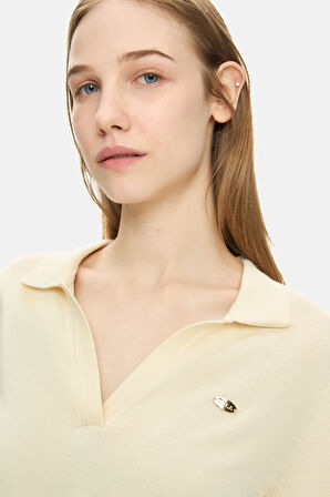 IRENE Kemik Rengi Polo Yaka Triko Metal Logololu Standard Fit Kadın Triko