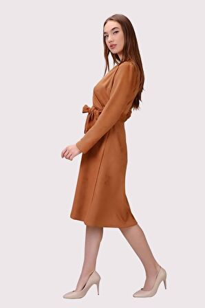 Kadın Süet Kuşaklı Kruvaze Yaka Detaylı Kloş Midi Boy Kışlık Elbise 4407/110