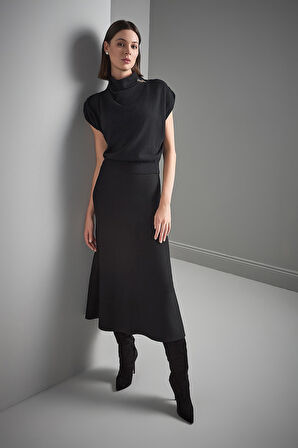 Beli Lastikli Volanlı Maxi Siyah Triko Etek