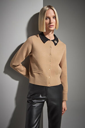 Çıtçıt Detaylı Broşlu Bej Triko Ceket