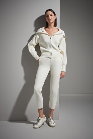 El işi Taş İşlemeli Fermuarlı Ekru Triko Hırka