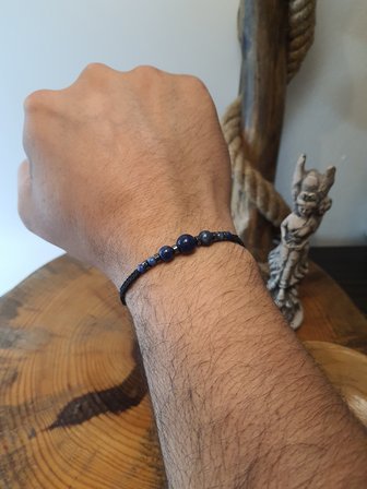 JTSS26BLK1870 LAPİS LAZULİ ve HEMATİT DOĞALTAŞ MAKROME İP EL ÖRMESİ SARI GOLD SİYAH UNISEX BİLEKLİK GARANTİLİ KUTULU JANTİ BİLEKLİK