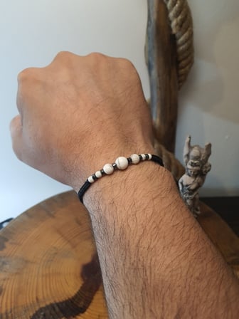 JTSS26BLK1871 HAVLİT ve HEMATİT DOĞALTAŞ MAKROME İP EL ÖRMESİ SARI GOLD SİYAH UNISEX BİLEKLİK GARANTİLİ KUTULU JANTİ BİLEKLİK