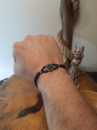 JTSS26BLK1878 PASLANMAZ ÇELİK KİLİT SİYAH MİLAN İP EL YAPIMI PUSULA APARATLI UNISEX BİLEKLİK GARANTİLİ KUTULU JANTİ BİLEKLİK