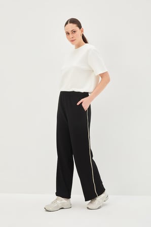 Yanları Şeritli Bağcıklı Regular Örme Pantolon