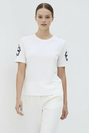 Bisiklet Yaka Kolu Nakışlı Regular Örme Tişört