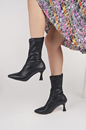 Muggo Diamond Garantili Kadın Streç Bilekli Orta Boy Topuklu Bot