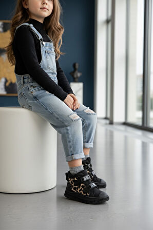 Muggo PAWS Kelebekli Çift Cırtlı Kız Bebek ve Çocuk Bot