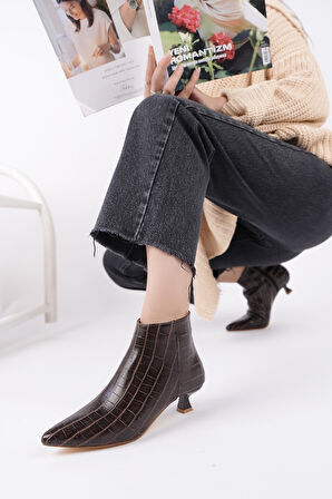 Muggo ÇAÇA Kroko Desenli Sivri Burun İnce Topuklu Fermuarlı Kadın Bot