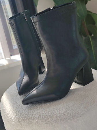 Muggo CODİ Sivri Burun Kalın Topuklu Fermuarlı Kadın Bot