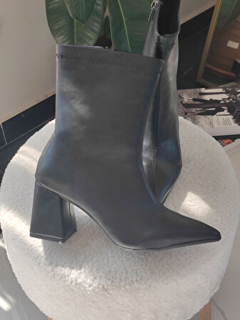 Muggo CODİ Sivri Burun Kalın Topuklu Fermuarlı Kadın Bot