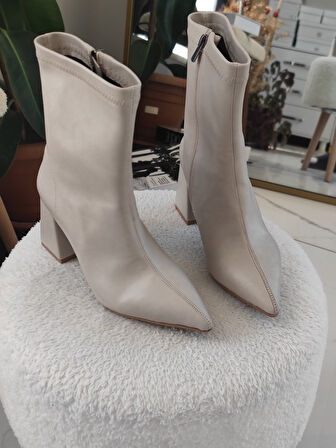 Muggo CODİ Sivri Burun Kalın Topuklu Fermuarlı Kadın Bot