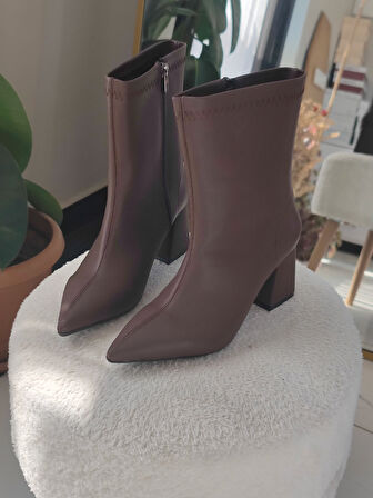 Muggo CODİ Sivri Burun Kalın Topuklu Fermuarlı Kadın Bot