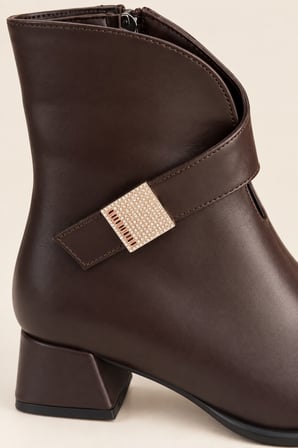 Muggo DORVİA Fermuarlı Kemer Detaylı Sivri Burun Kalın Topuklu Kadın Bot
