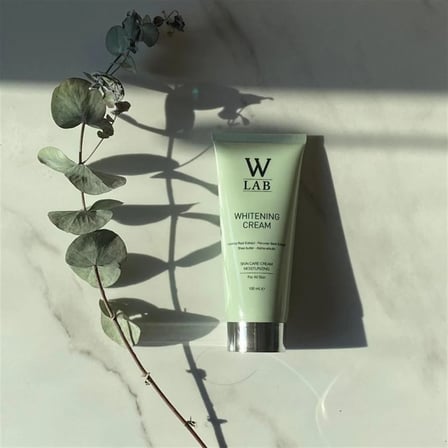 W-Lab Cosmetics  Whitening Tüm Cilt Tipleri İçin Cilt Tonu Eşitleme Gece-Gündüz Leke Kremi  100 ml 