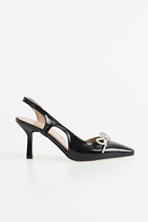 Kadın Rugan Fiyonk Tokalı Sivri Burun Zarif Topuklu Ayakkabı