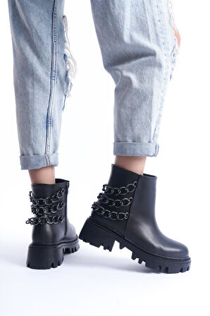Kadın Zincir Detaylı Fermuarlı Kalın Taban Günlük Bot