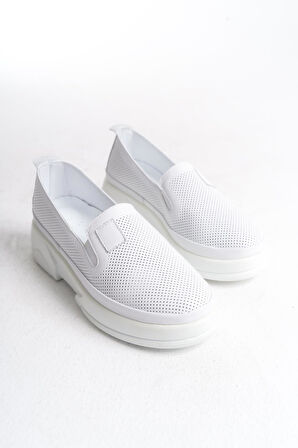 Kadın Hakiki Deri Kalın Tabanlı Delik Detaylı Günlük Loafer Ayakkabı