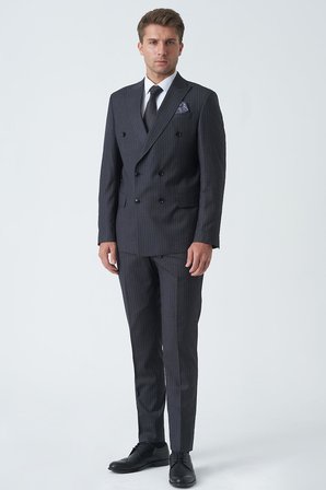 Antrasit Uyumlu Beyaz İnce Çizgili Slim Fit Kalıp Kruvaze Premium Takım Elbise
