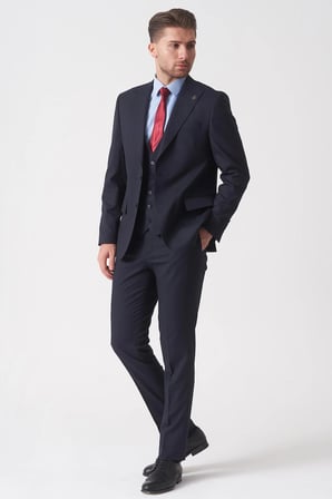 Lacivert Slim Fit Kalıp Yelekli Klasik Esnek Likralı Kapaklı Cepli Takım Elbise