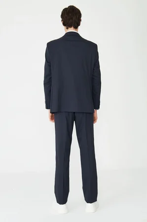 Lacivert İnce Dokulu Modern Slim Fit Klasik Yaka Premium Takım Elbise
