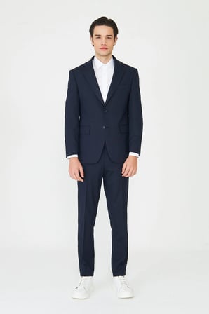 Lacivert Modern Slim Fit Dokulu Kumaş Şık Klasik Yaka Zamansız Takım Elbise