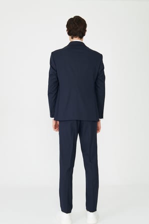 Lacivert Modern Slim Fit Dokulu Kumaş Şık Klasik Yaka Zamansız Takım Elbise