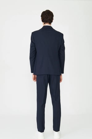 Lacivert Modern Slim Fit Dokulu Kumaş Şık Klasik Yaka Zamansız Takım Elbise