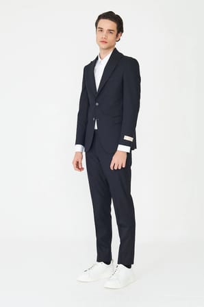 Lacivert İnce Çizgili Modern Slim Fit Klasik Yaka Takım Elbise