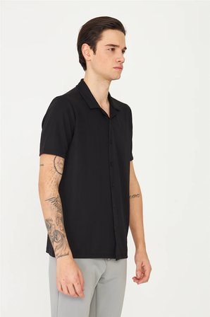 Siyah Gömlek T-Shirt 