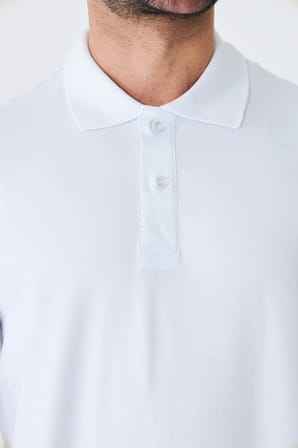 Beyaz Çift Düğmeli Klasik Polo Yaka Tişört