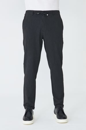 Siyah İnce Çizgili Jogger Spor Erkek Pantolon