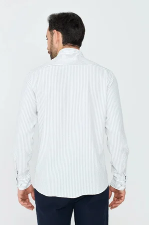 Beyaz Çizgili Dynamic Fit Erkek Uzun Kollu Gömlek