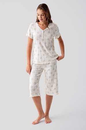 Kısa Kollu Düğmeli Çiçek Desenli Ajurlu %100 Pamuk Kapri Pijama Takım 19204