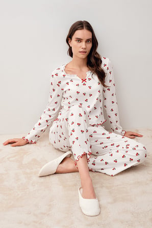 Uzun Kollu Kiraz Desenli %100 Pamuk Pijama Takım 20206