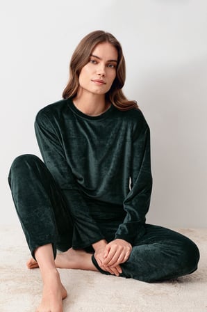 Uzun Kollu Esnek Yumuşak Viskoz Kadife Pijama Takım 20201