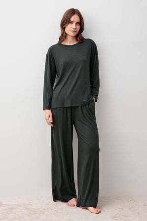 Uzun Kollu Yumuşak Dokulu Esnek Viskoz Pijama Takım 20202