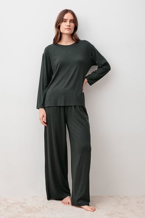 Uzun Kollu Yumuşak Dokulu Esnek Viskoz Pijama Takım 20202