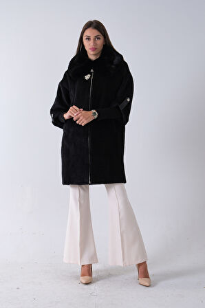 Siyah Yandan Cepli Broş Detaylı Yaka Kürklü Peluş Kaban 44510847.01