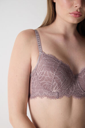 Dantelli Ekstra Dolgulu Süngerli Sütyen